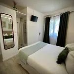 Le Clos Du Dramont Hotel