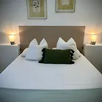 Le Clos Du Dramont מלון 2*