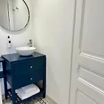 מלון Le Clos Du Dramont 2*