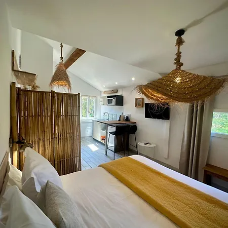Hotel Le Clos Du Dramont 2*