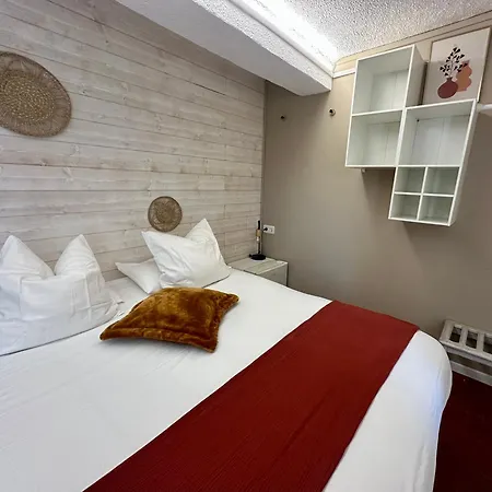 Le Clos Du Dramont Hotel 2*