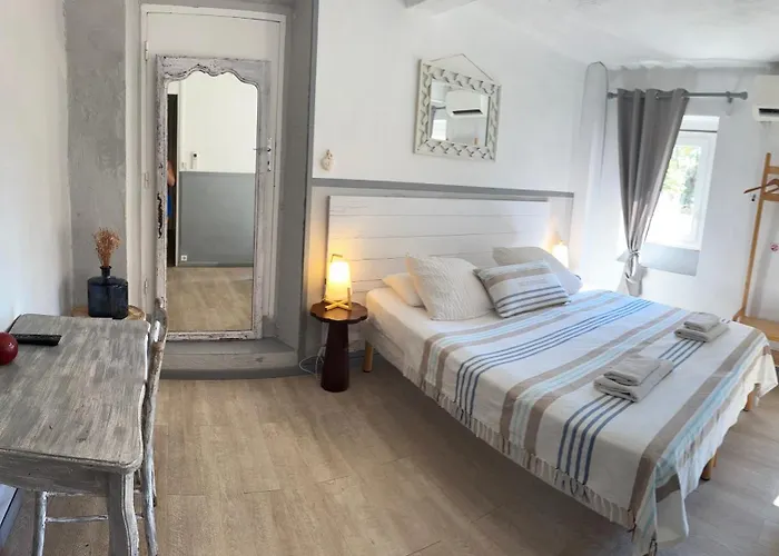 Le Clos Du Dramont Ξενοδοχείο 2*