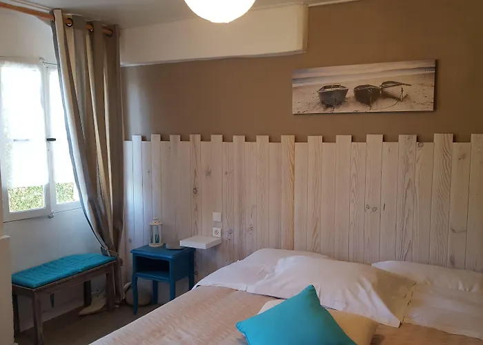 Le Clos Du Dramont Hotel