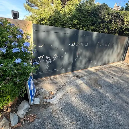 Le Clos Du Dramont Szálloda 2*