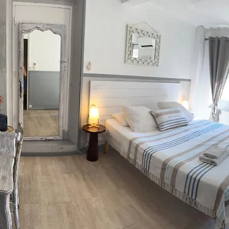 Le Clos Du Dramont Szálloda 2*