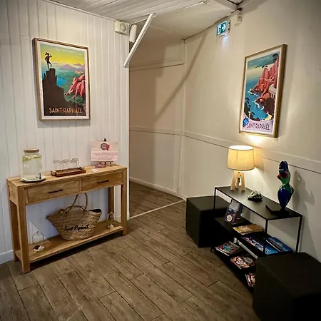 Le Clos Du Dramont Szálloda 2*