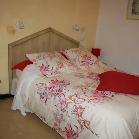 Hotel Le Clos Du Dramont 2*