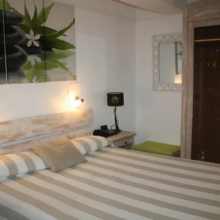 Le Clos Du Dramont 2*