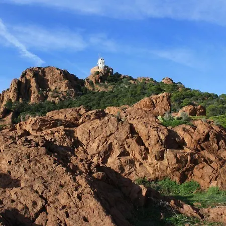 Le Clos Du Dramont 2*