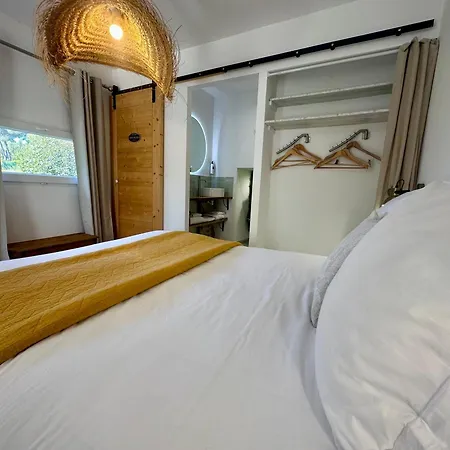 Le Clos Du Dramont Hotel