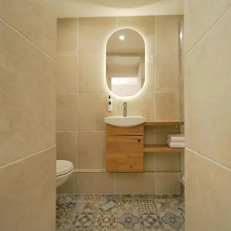 Le Clos Du Dramont Hotel 2*