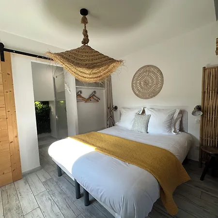 Hotel Le Clos Du Dramont 2*