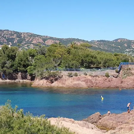 Ξενοδοχείο Provencale 2*