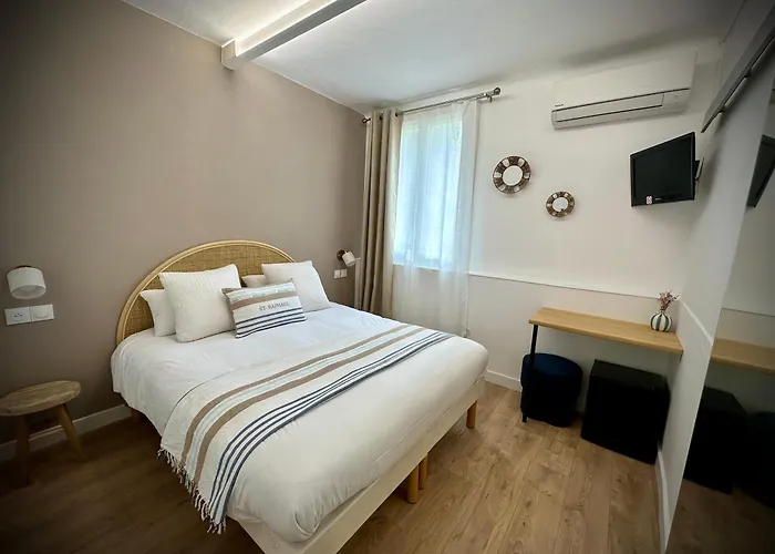 فندق Le Clos Du Dramont Saint-Raphaël