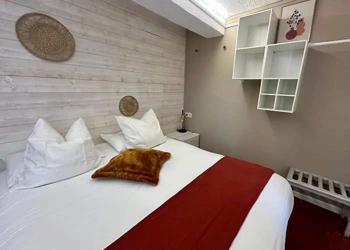 Le Clos Du Dramont فندق 2*