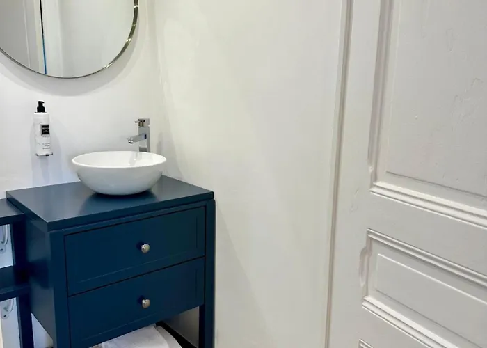 فندق Le Clos Du Dramont 2*